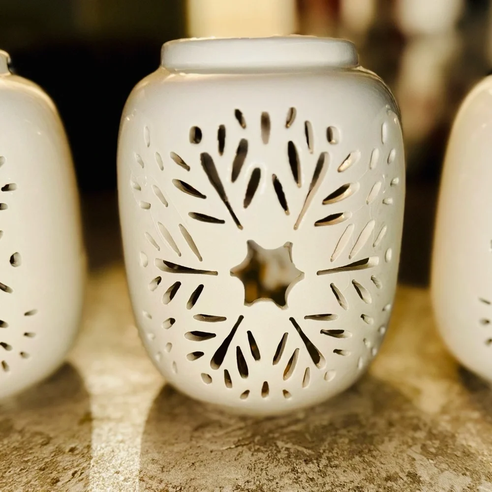 Ceramic Snowflake Candle Decor (Set of 3)…